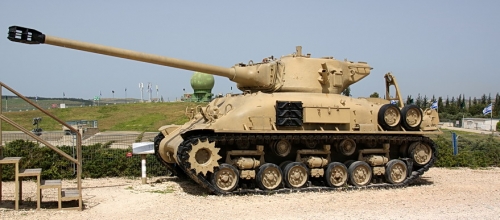 3529     Д.     «Шерман M-51» — израильская модификация американского среднего танка M4 «Шерман».