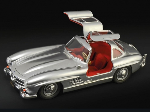 3612     I.    Немецкий спортивный автомобиль Mersedes-Benz 300 SL Gullwing.