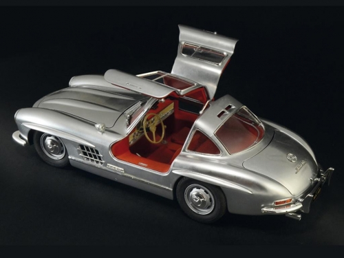 3612     I.    Немецкий спортивный автомобиль Mersedes-Benz 300 SL Gullwing.