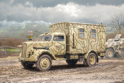 368     I.     Немецкий автомобиль с радиостанцией "Opel Blitz".