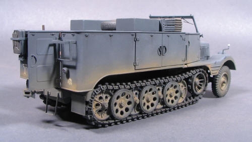 AF35051     AF.    Немецкий полугусеничный БТР Sd.Kfz.11/4 Nebelkraftwagen