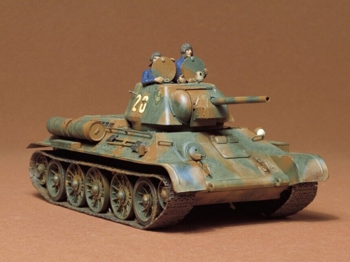 35059   Т.     Советский танк Т-34/76 .1943 г. и 2 фигуры