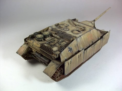 35088   Т.   Немецкая САУ JAGDPANZER IV Lang и 1 фигура.