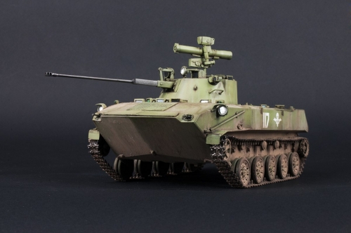 3577   З.   Советская боевая машина десанта " БМД-2 "