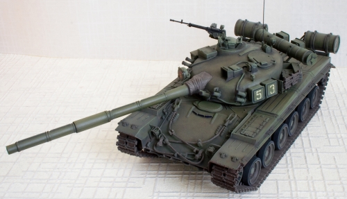 3590      З.     Советский танк Т-80Б