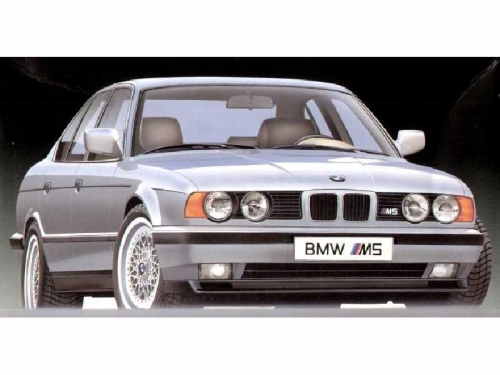126739     FU.    Немецкий легковой автомобиль BMW M5 Е34.