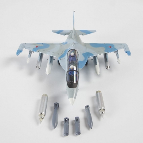 7307    З.    Российский учебно-боевой самолет Як-130