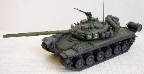 3590      З.     Советский танк Т-80Б