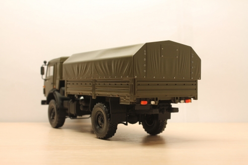 1304    AV.   Российский автомобиль КАМАЗ-4350 4x4 Мустанг