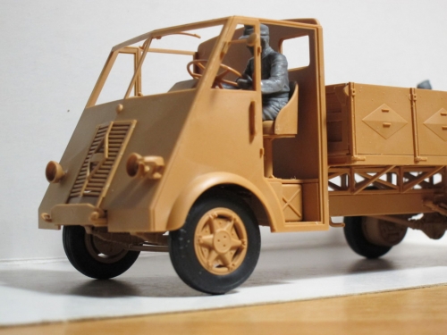 35642     ИС.  	 Немецкие водители (1939-1945 г.) 4 окрашенных фигуры