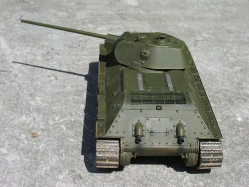 3503    МА.   Советский танк Т-34 с 57-мм противотанковой пушкой