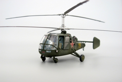 7242     A.    Советский многоцелевой вертолёт "КА-15".