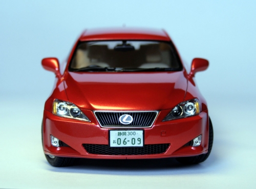 036847      FU.    Японский  компактный автомобиль премиум-класса Lexus IS 350.Дилерский вариант аэроэкстерьера.