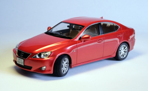 036847      FU.    Японский  компактный автомобиль премиум-класса Lexus IS 350.Дилерский вариант аэроэкстерьера.