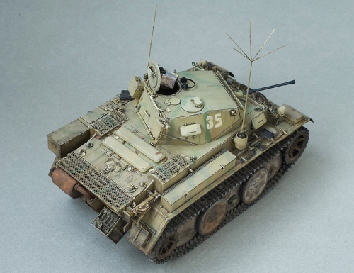 35006      Tc.    Немецкий разведывательный танк PzKpfw II Ausf. L "Luchs" (Sd.Kfz. 123).