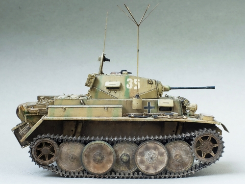35006      Tc.    Немецкий разведывательный танк PzKpfw II Ausf. L "Luchs" (Sd.Kfz. 123).