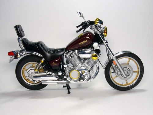 14044   Т.   Японский круизный мотоцикл YAMAHA XV 1000 VIRAGO