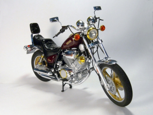 14044   Т.   Японский круизный мотоцикл YAMAHA XV 1000 VIRAGO