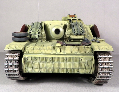 6454   Д.   Немецкое самоходное орудие STUH 42 AUSF.G с циммеритом.