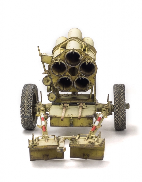 L3503     G.   Немецкая реактивная система залпового огня (РСЗО) 210 мм Nb.W. 42.