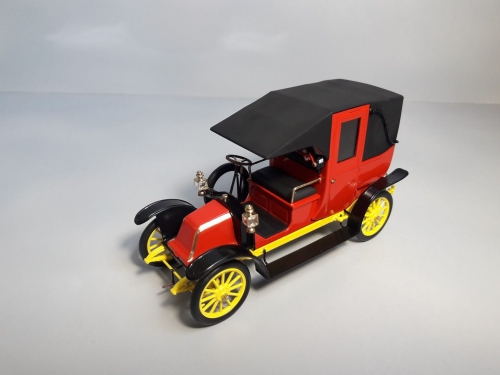 35659      IC.     Французский автомобиль "Рено" Марнское такси (1914 г.),