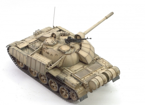 35324   Т.   Танк Т-55 "Eнигма" (Иракская армия) с 1 фигурой танкиста