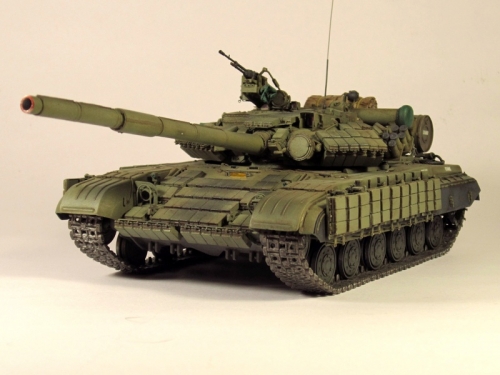 205    С.   Советский танк Т-64 БВ.