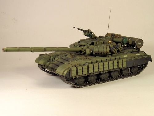 205    С.   Советский танк Т-64 БВ.