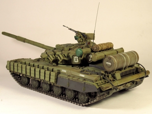 205    С.   Советский танк Т-64 БВ.
