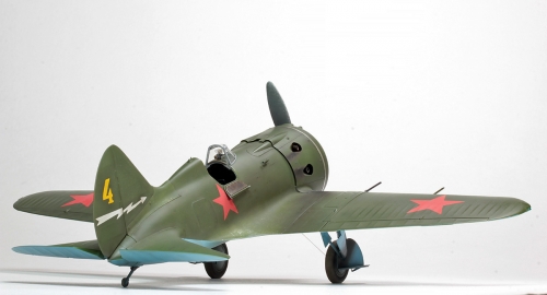 32002     IC.    Советский истребитель "И-16 тип 28" времен ІІ МВ.