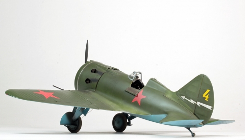32002     IC.    Советский истребитель "И-16 тип 28" времен ІІ МВ.