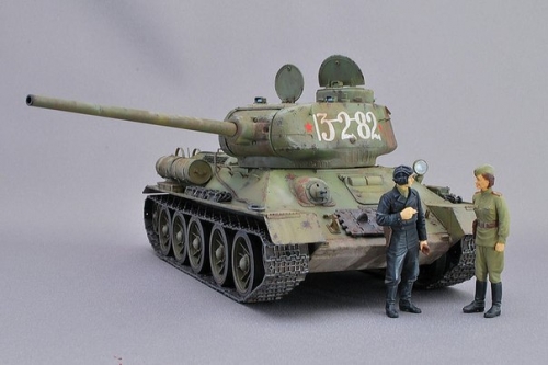 6066   Д.   Советский танк Т 34/85.