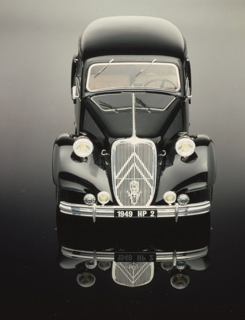 80799;56799.     H.    Французский легковой автомобиль CITROEN 15 CV.