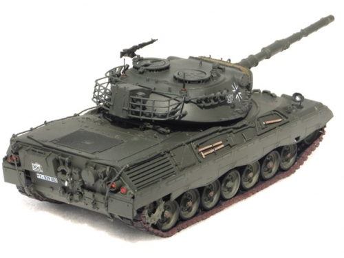 374    I.    Немецкий средний боевой танк Leopard 1 A2.