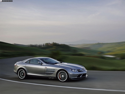 24290    Т.    Немецкий автомобиль Mercedes-Benz SLR Mclaren