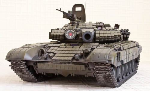 35A041     AH.    Советский основной боевой танк Т-72 AВ с полным интерьером.