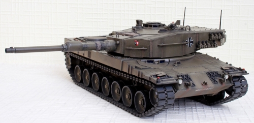 82401     НВ.    Немецкий танк Leopard 2 A4.