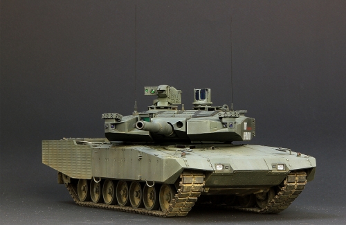 4629    TM.     Немецкий основной боевой танк Leopard II Revolution I.