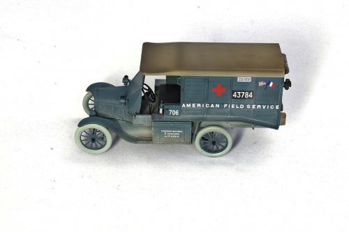 35665     ИС.   Американский автомобиль санитарной службы времен I МВ.Модель T 1917 г. санитарная (раннего выпуска).
