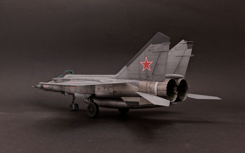 72172    ИС.   Советский самолет-разведчик МиГ-25 РБТ