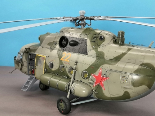 05102     Тр.   Советский вертолет Ми-8МТ / Ми-17.(с внутренней деталировкой).