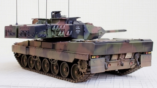 82403    HB     Немецкий танк Leopard 2A6 EX.
