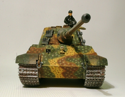 6303     Д     Немецкий танк SD.KFZ.182 "КОРОЛЕВСКИЙ ТИГР" (с башней Хеншеля и циммеритом).