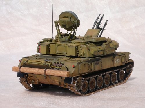 3521    Д.    Советская зенитная установка ЗСУ-23-4В1 (ШИЛКА).