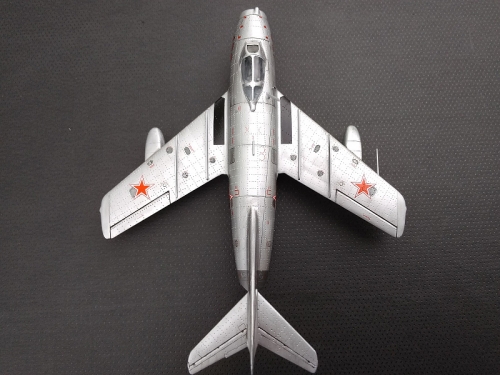 7317     З.    Советский истребитель "МиГ-15"