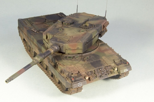 82401     НВ.    Немецкий танк Leopard 2 A4.
