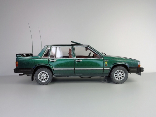 3623     I.     Шведский легковой автомобиль "Volvo" 760 GLE.