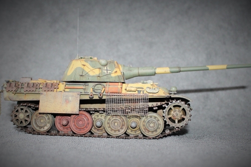 9008     Д.    Немецкий средний танк PANTHER F.