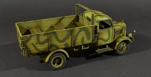 287     I.     Немецкий грузовой автомобиль Mercedes Benz L 3000.