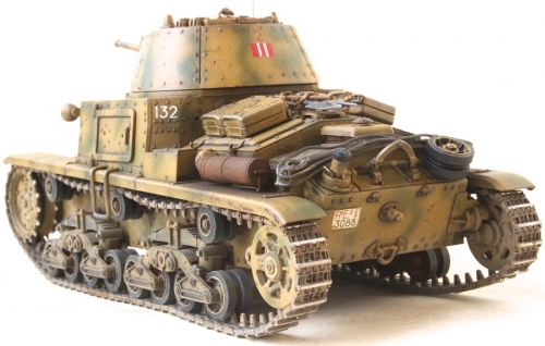 35034    T.    Итальянский танк Carro Armato М13/40 с фигурой командира.